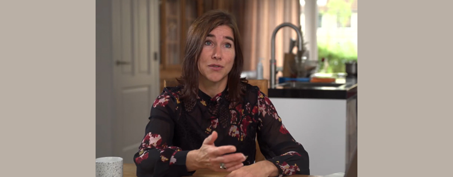 Gaby Jacobs aan het woord tijdens de werkconferentie
