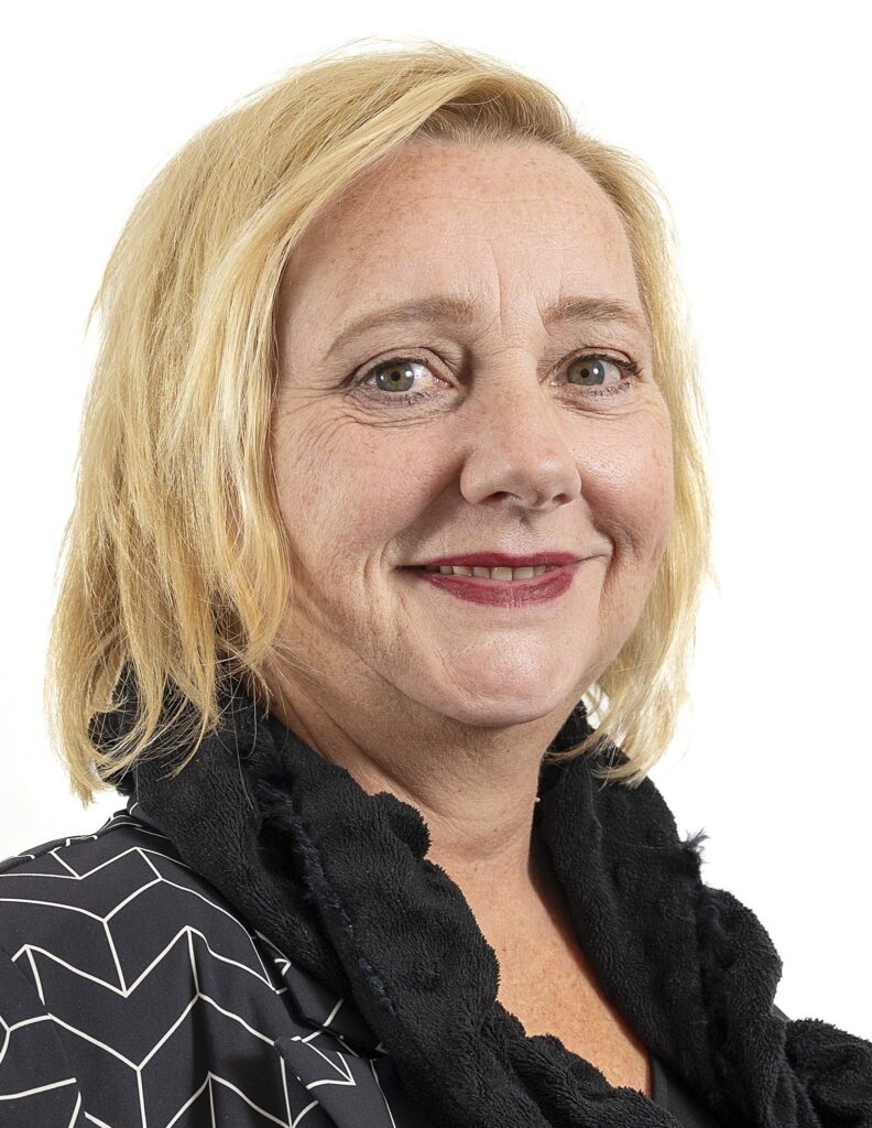 Portret van Elmira Nijhuis