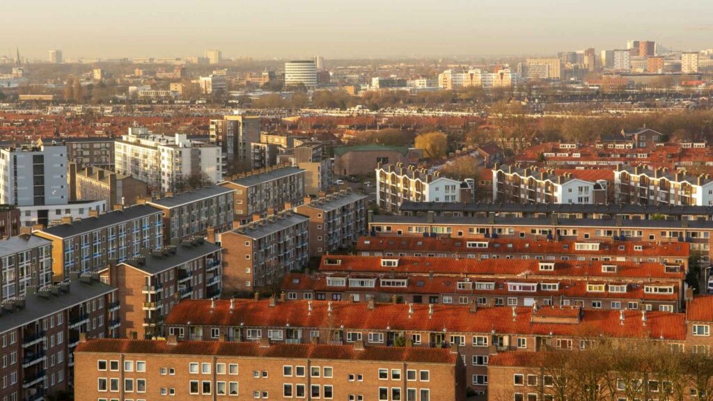 Oude huizen in een woonwijk in Den Haag