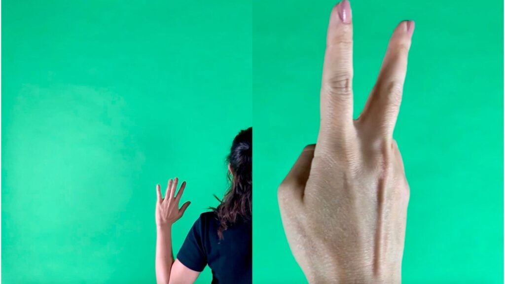twee foto's, van een vrouw op de rug en een hand met twee opgestoken vingers